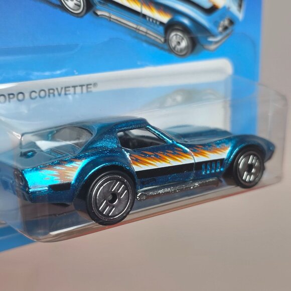 Hot Wheels Ultra Hots 1969 Copo Corvette Die-Cast - Picture 8 of 16